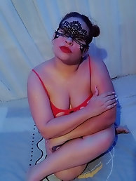 Mature milfs and gilfs from OlderWomanFun