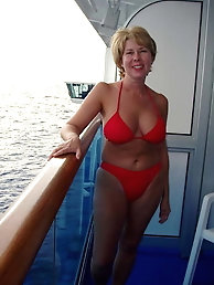 Tattooed experienced dames are getting pleasure on pix