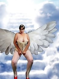 Seductive footwear accentuating seasoned soles