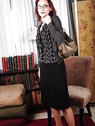 46 year old gilf Dalny from OlderWomanFun