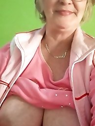 Seductive mature milfs are spreading their hips for fun