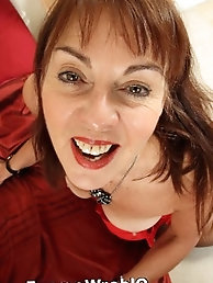 56 yr older UK gilf Alisha Rydes ravages a dildo