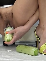 Holly s got some big fat tits grandma style Shake it