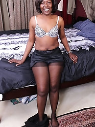 Hairy pussy in mirror